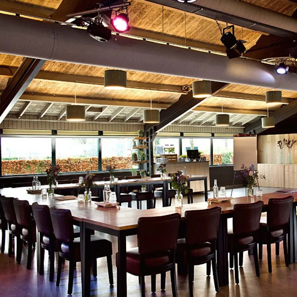 de polderzaal is de grootste zaal van de wilgenplas met tot 250 mensen en tientallen opties